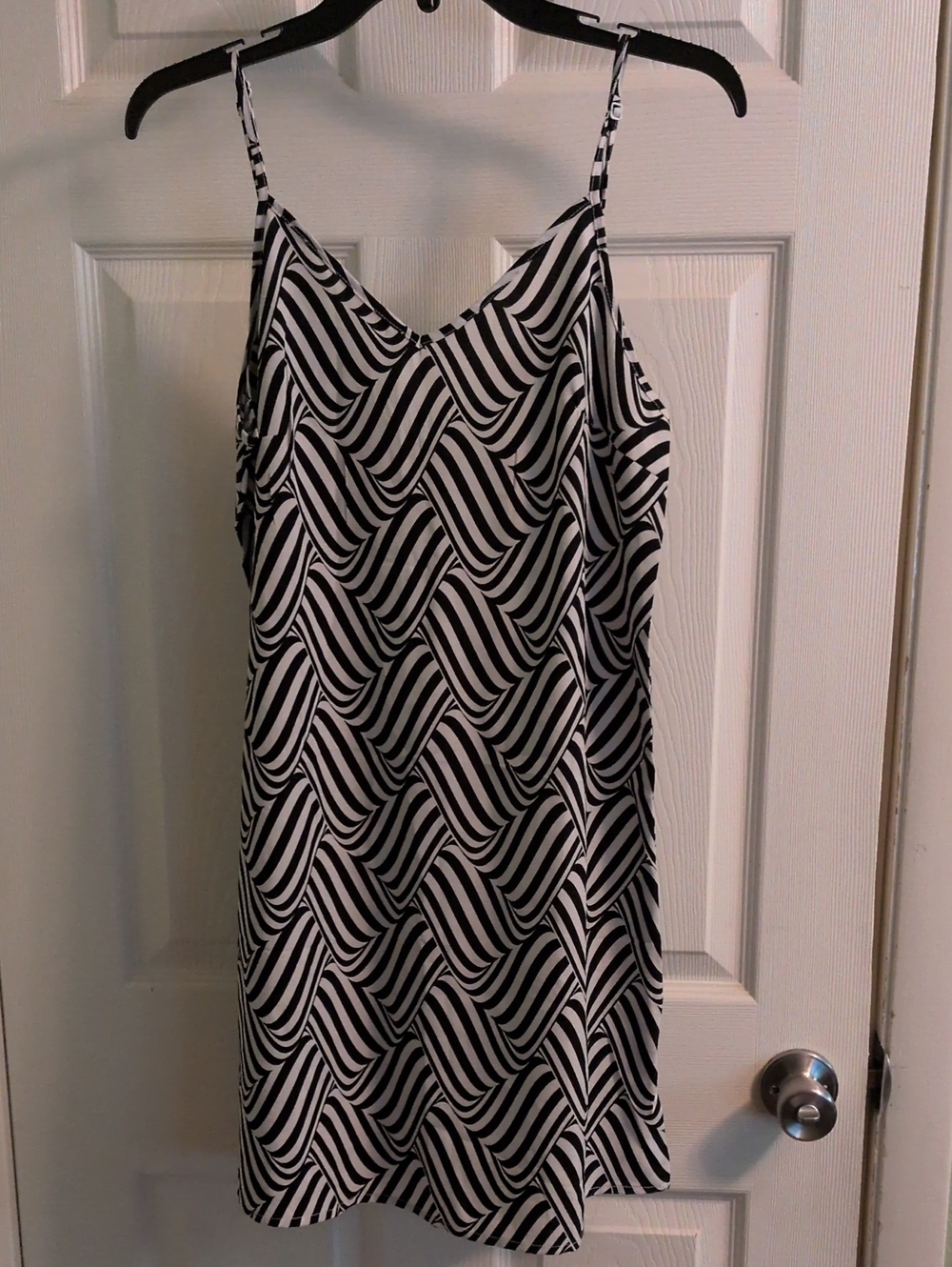 SHEIN Black & White Wave-Print Slip Dress